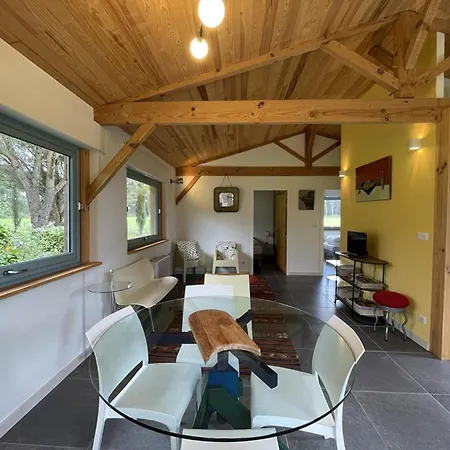 Villa 4 Pers. Avec Jardin Privé, Animaux Acceptés, Confort à - Fr-1-379-136